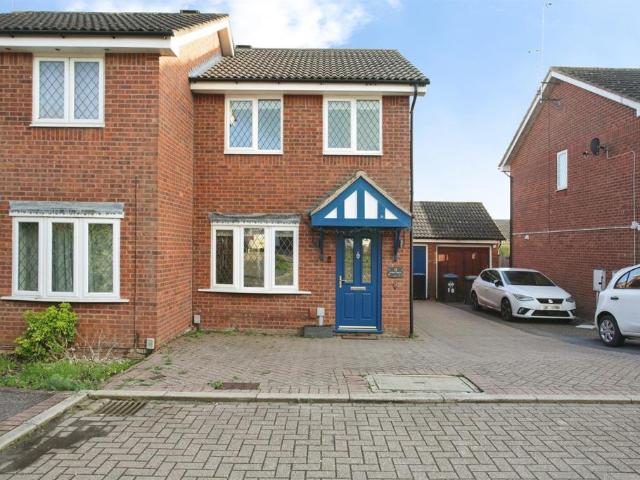 House for sale in Newton, New Bilton