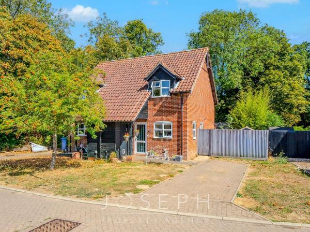 House for sale in Chelmondiston, Suffolk