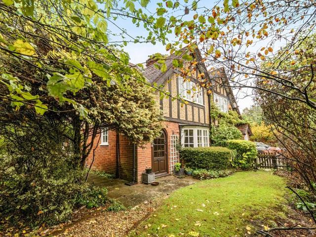 House for sale in Denham, Gerrards Cross and Chalfonts Community Board, Tatling End