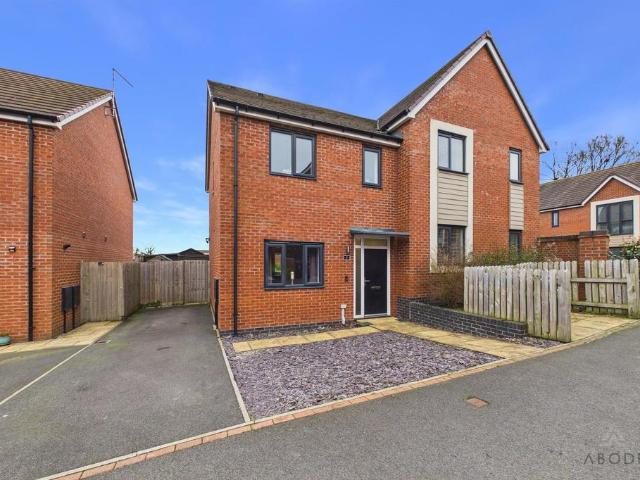 House for sale in The Heath, Beamhurst
