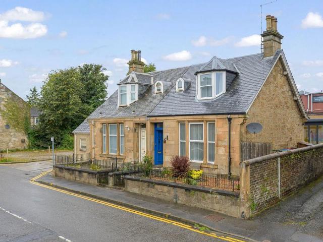 House for sale in Callendar Park, Scotland