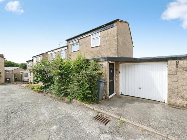 House for sale in Froggatt, East Midlands
