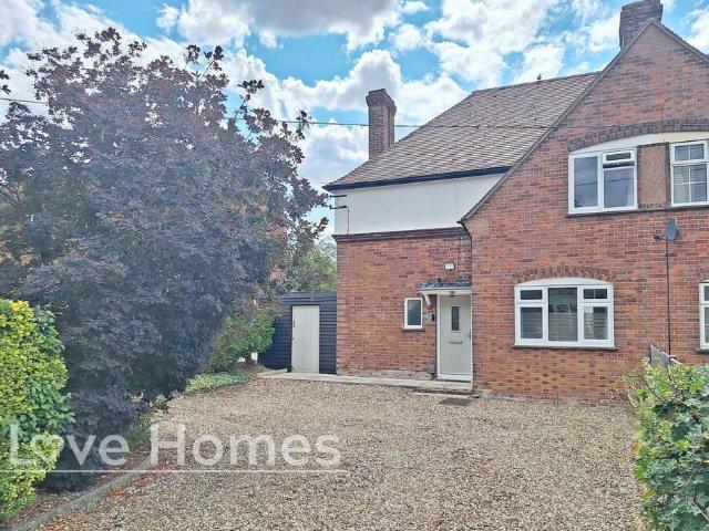 House for sale in Barton-le-clay, Bedfordshire