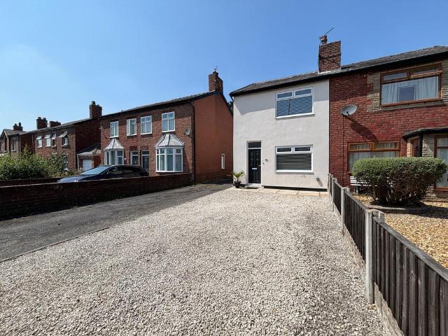 House for sale in Roby Mill, Lancashire