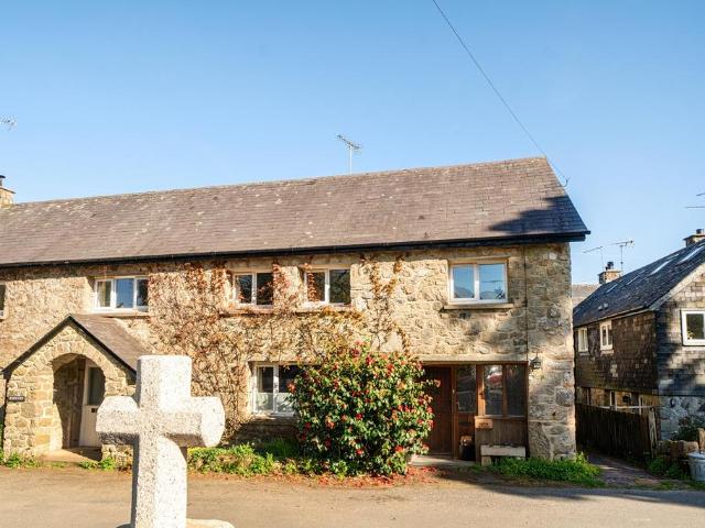 House for sale in Weir Quay, Devon