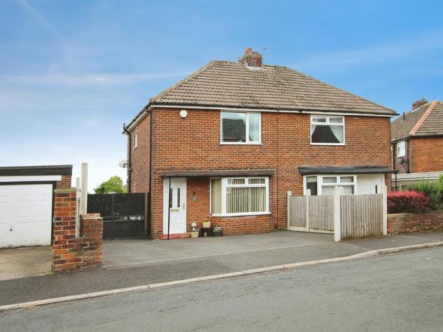 House for sale in Hanging Heaton, Dewsbury