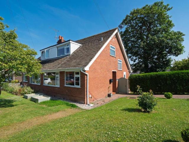 House for sale in Greenside, Macclesfield