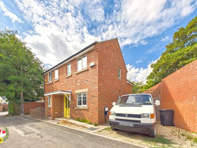 House for sale in Kings Barton, Gloucester