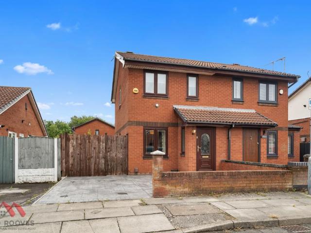 House for sale in Calderstones