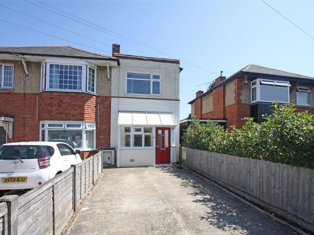 House for sale in Throop, Bournemouth