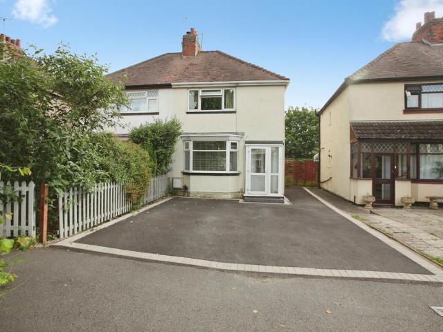 House for sale in Chilvers Coton, Camp Hill