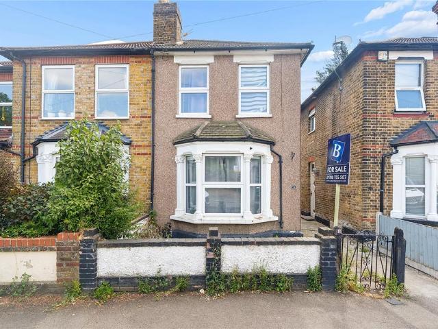 House for sale in Rush Green, Greater London