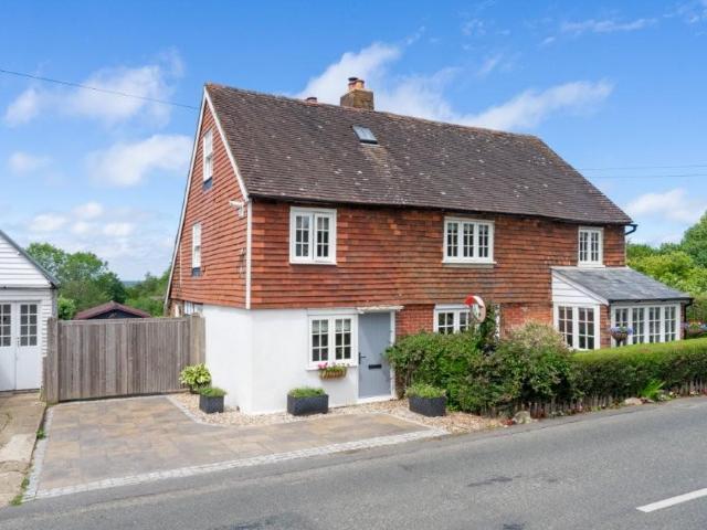 House for sale in Woods Green, Cross In Hand
