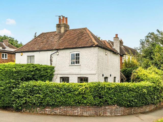 House for sale in Manor Park, Epsom