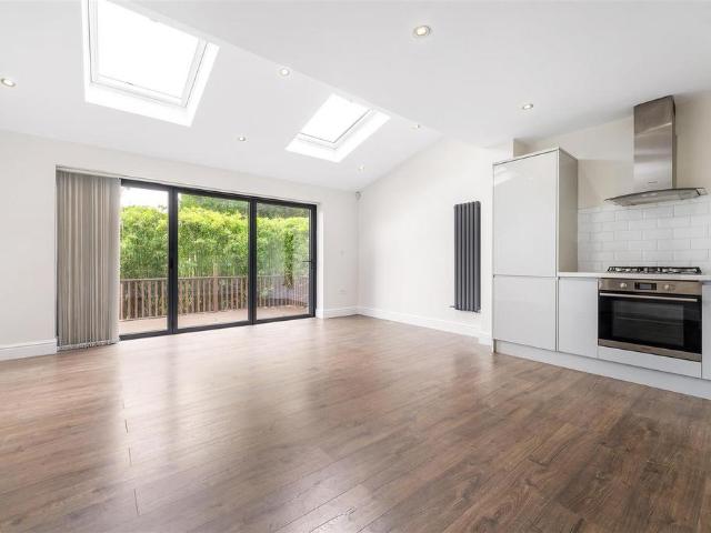 House for sale in Charlton, Greater London