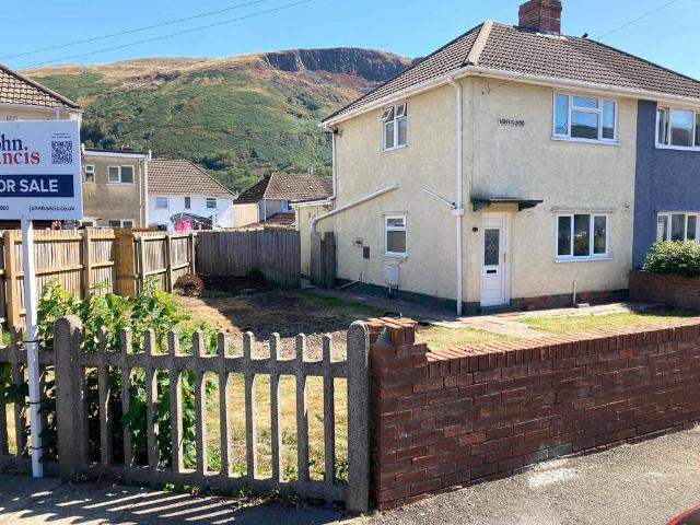 House for sale in Ystalyfera