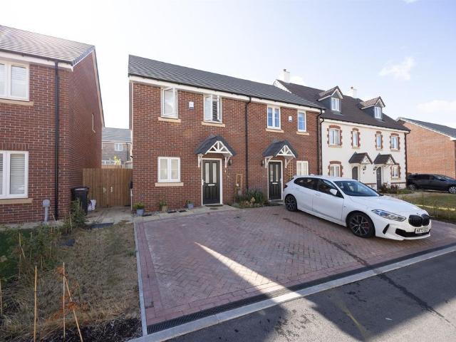 House for sale in Beaufort Park, Catbrain