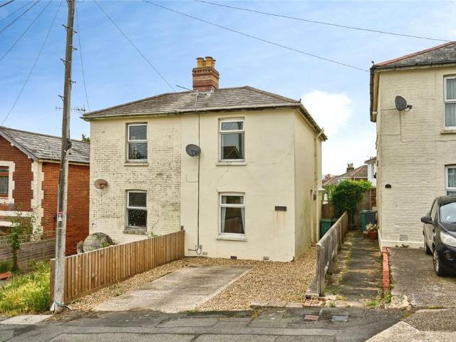 House for sale in Oakfield, Ryde