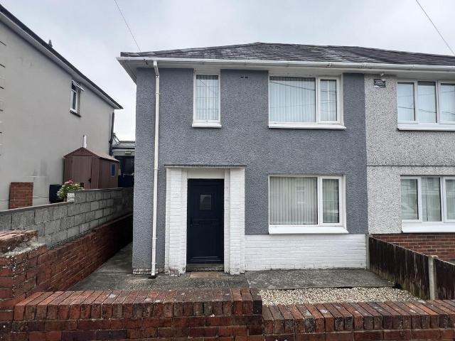 House for sale in Brynaman Isaf, Gwaun-cae-gurwen