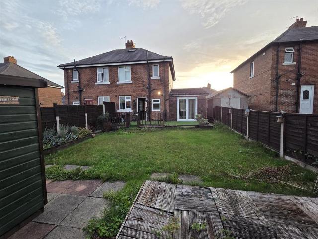 House for sale in Dewsbury, West Yorkshire