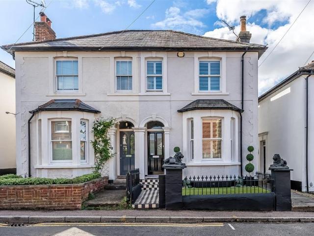 House for sale in Pachesham Park, Surrey