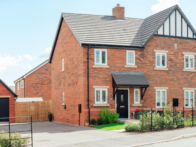 House for sale in Crown East, Malvern Hills