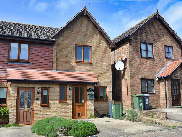 House for sale in Oakfield, Ryde