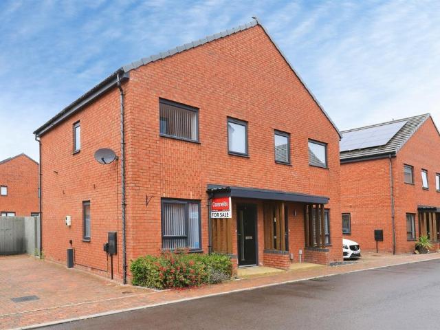 House for sale in Wednesfield, West Midlands
