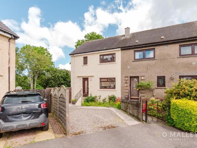 House for sale in Coalsnaughton, Scotland