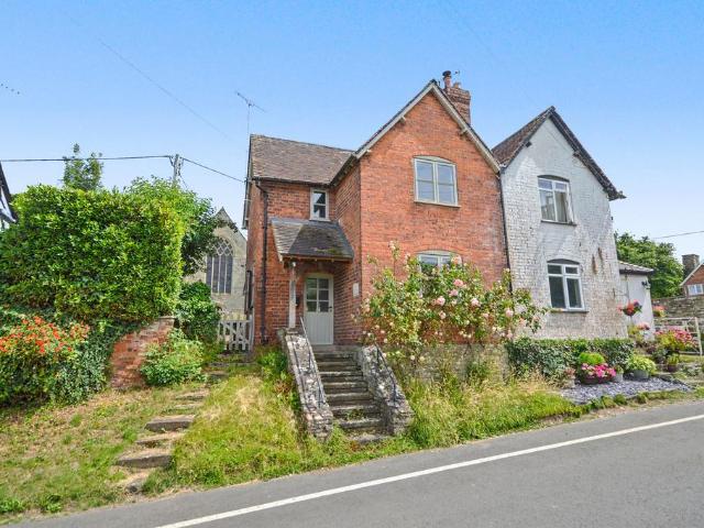 House for sale in Pembridge