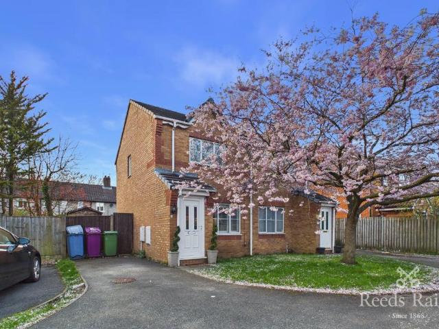 House for sale in Calderstones