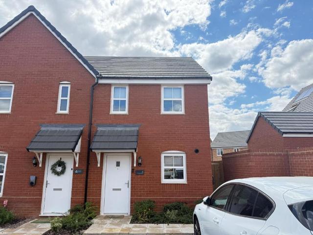 House for sale in Overstone, Moulton