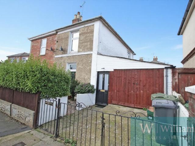 House for sale in Binstead, Ryde