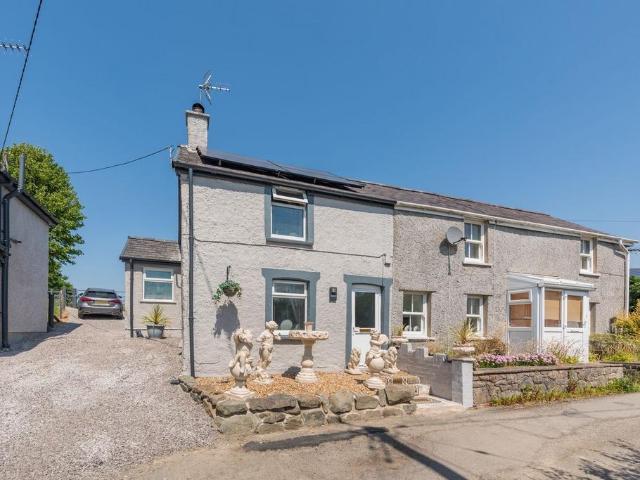 House for sale in Pandy Tudur, Wales