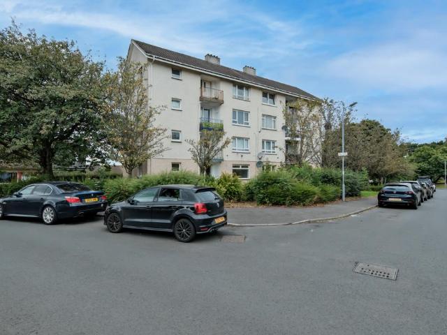 Flat for sale in Maxwellton, Barassie
