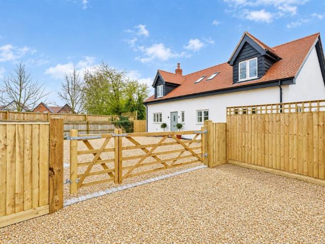 House for sale in Ickford