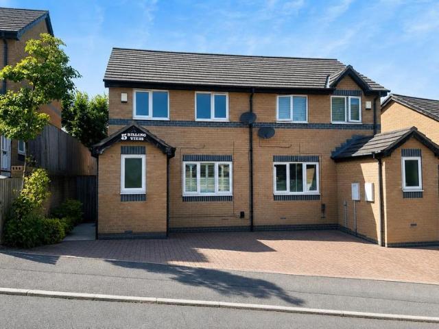 House for sale in Baildon, West Yorkshire