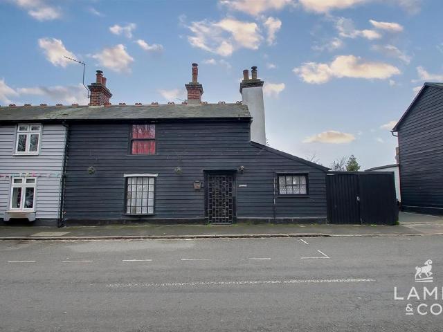 House for sale in Dale Hill, Essex