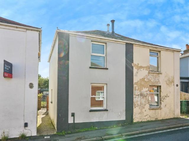 House for sale in Binstead, Ryde