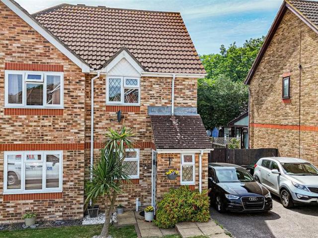 House for sale in Silverhill Park, Guestling Green