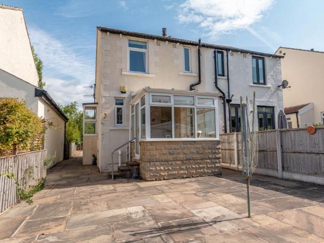 House for sale in Cottingley, West Yorkshire