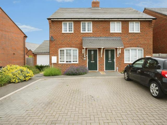 House for sale in Kingsbrook, Buckinghamshire