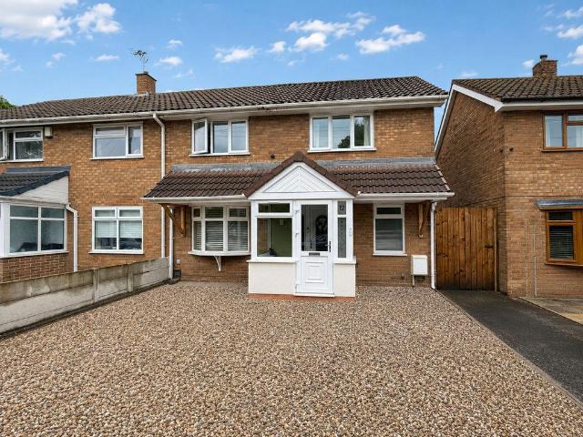 House for sale in Landywood, Great Chatwell
