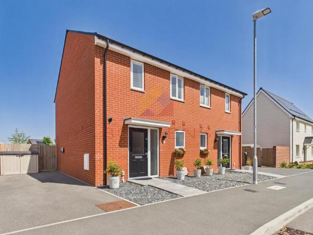 House for sale in Frinton and Walton, Dale Hill