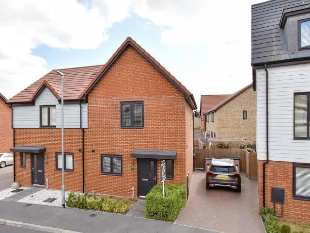 House for sale in Oad Street, Kent