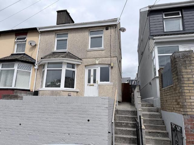 House for sale in Gilfach Goch, Hendreforgan