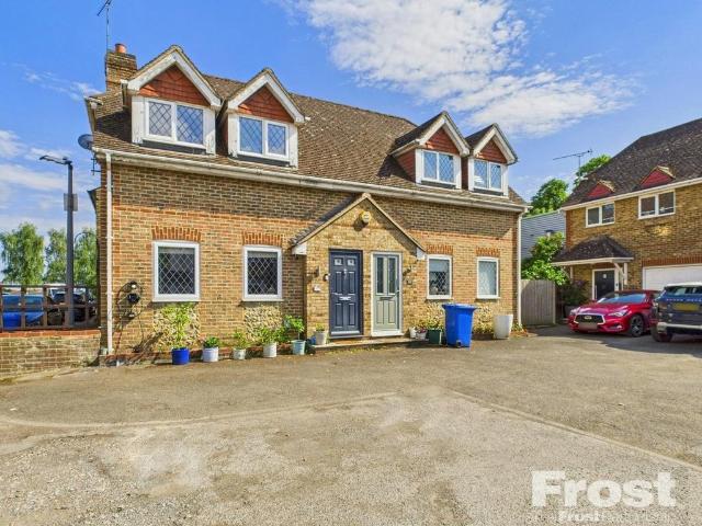 House for sale in Datchet, Southlea
