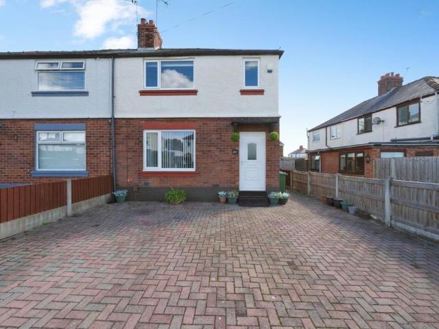 House for sale in Rossmore, Cheshire