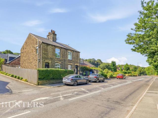 House for sale in Saddleworth, Pendock