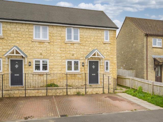 House for sale in Oaksey
